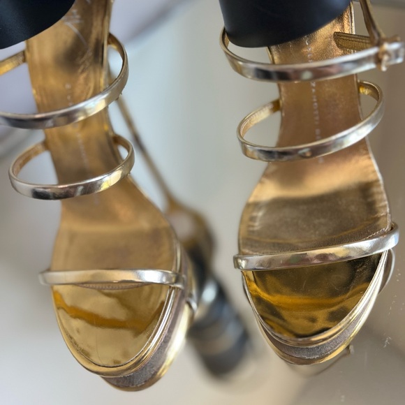 EUC Giuseppe Zanotti Super Harmony’ Gladiator Sandals in Gold 36.5 - Picture 8 of 16